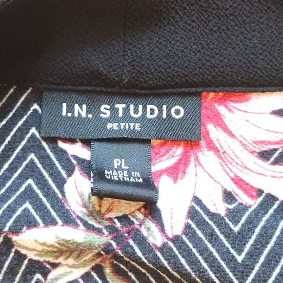 I.N. Studio Petite Women's Size PL Thin Flowy Floral Cardigan Black Chevron - Picture 4 of 9
